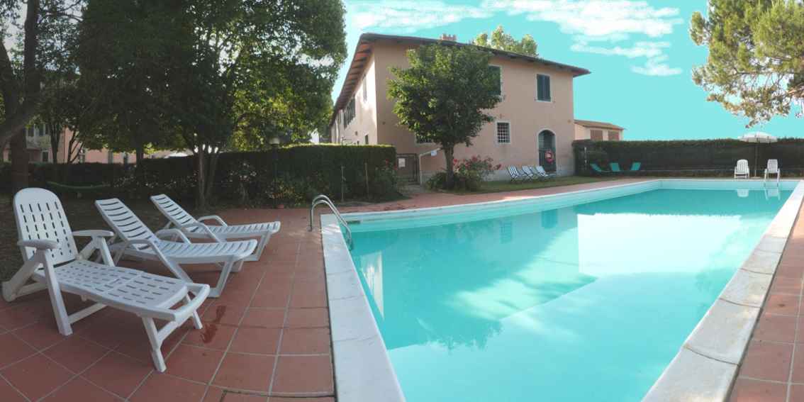 Agriturismo a San Miniato di Pisa - Piscina della Fattoria la Scaletta